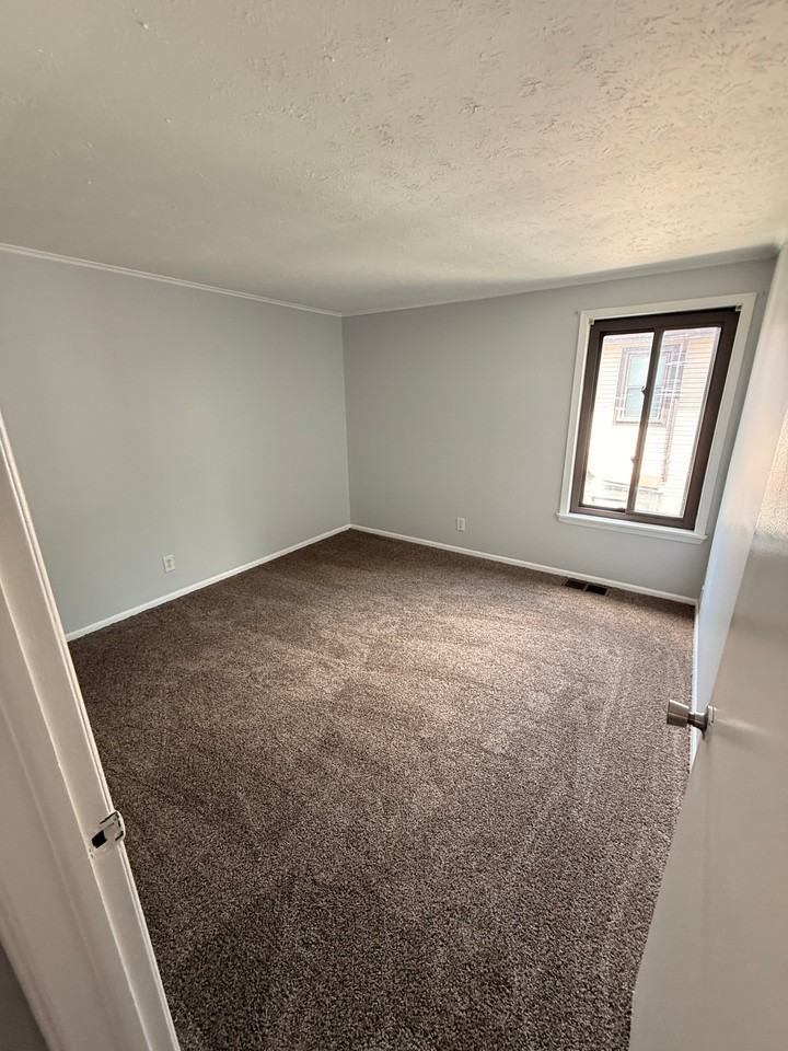 550 Turney Rd #C - Photo 2 of 4