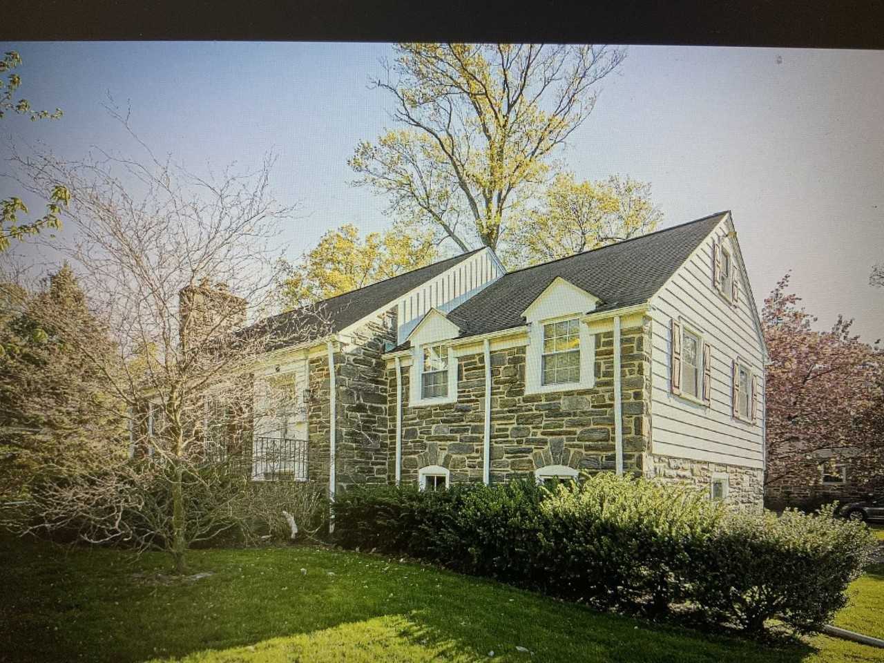 526 Williams Rd - Photo 2 of 6