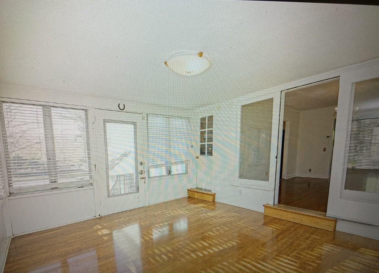 526 Williams Rd - Photo 3 of 6