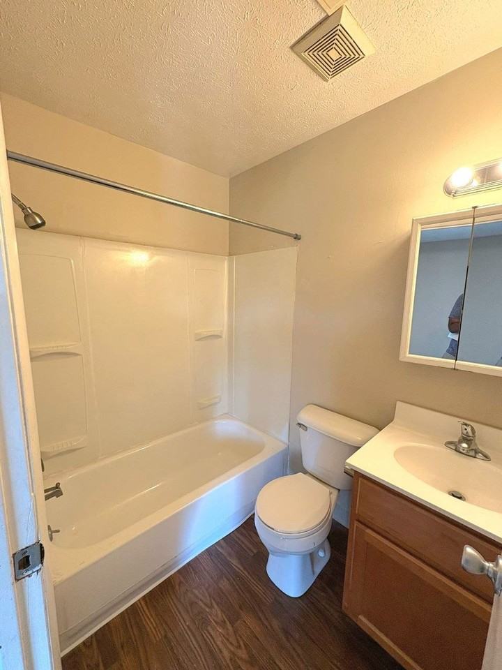 601 Moses Dr #2-2 - Photo 5 of 8