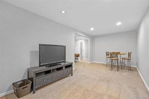 4432 Elkhart St - Photo 4 of 20