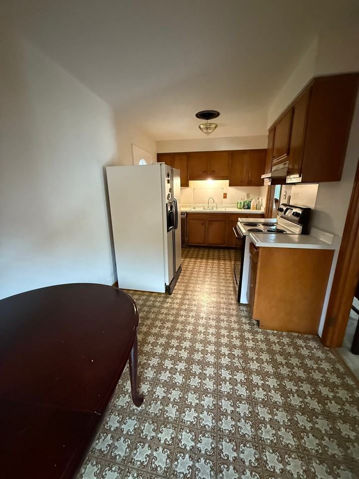 4087 Parkchester Ave - Photo 5 of 6