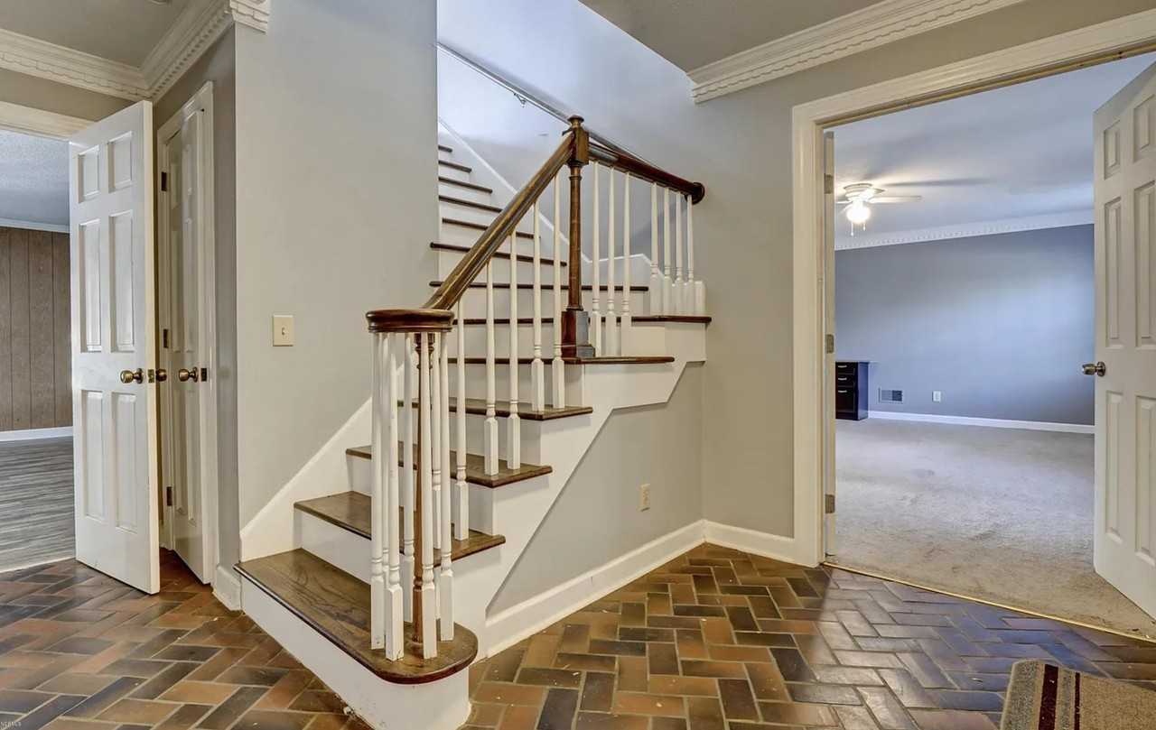 102 Bretonshire Rd - Photo 7 of 20