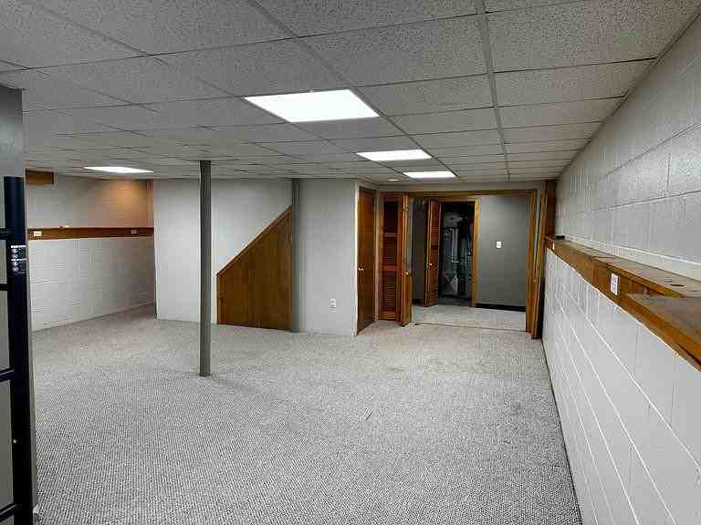 881 Linden Ave - Photo 3 of 11