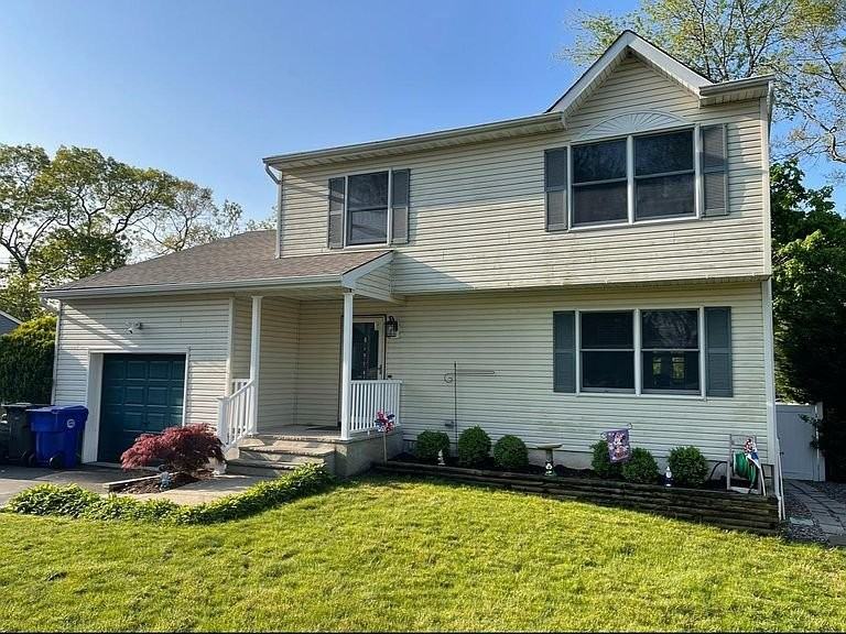 881 Linden Ave - Photo 4 of 11