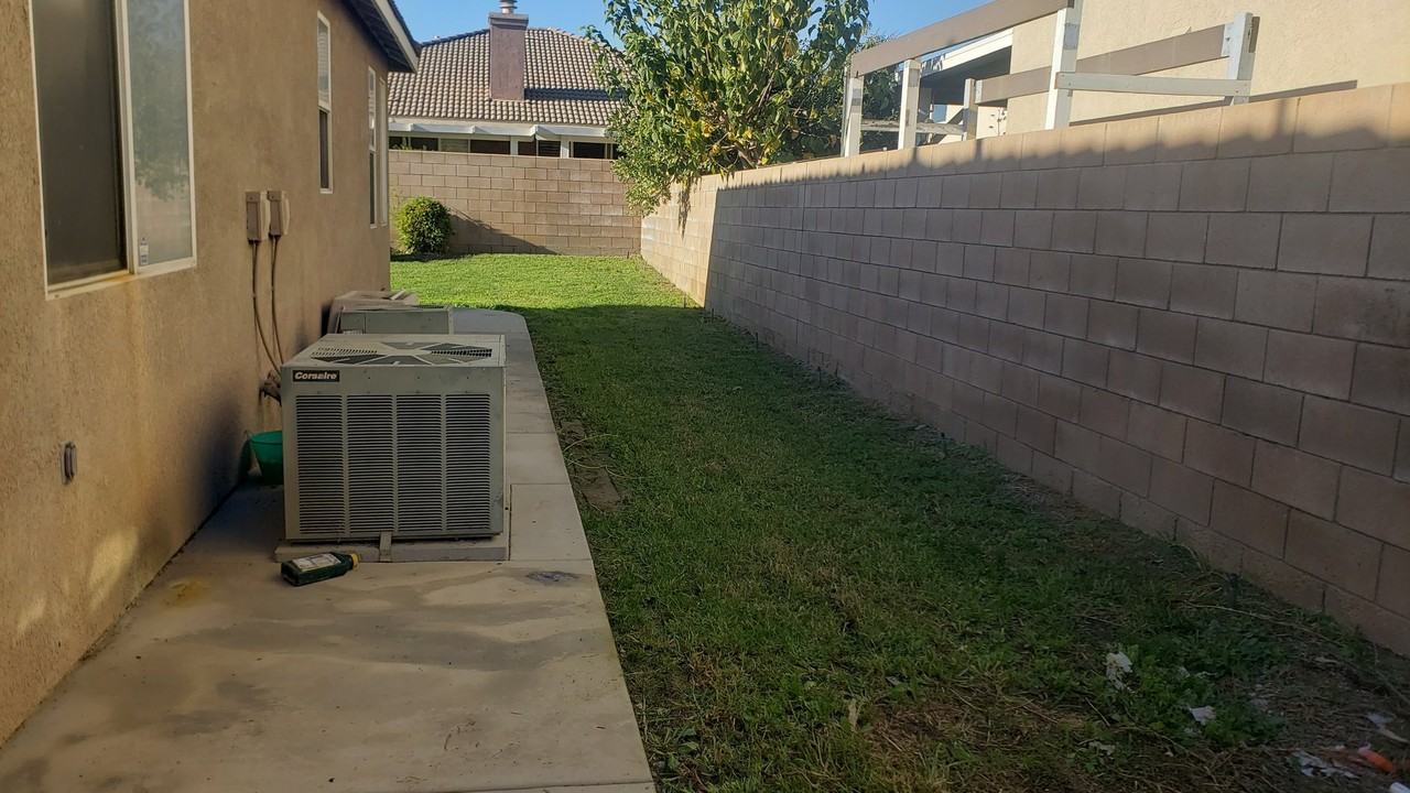 12686 Amberhill Ave - Photo 3 of 20