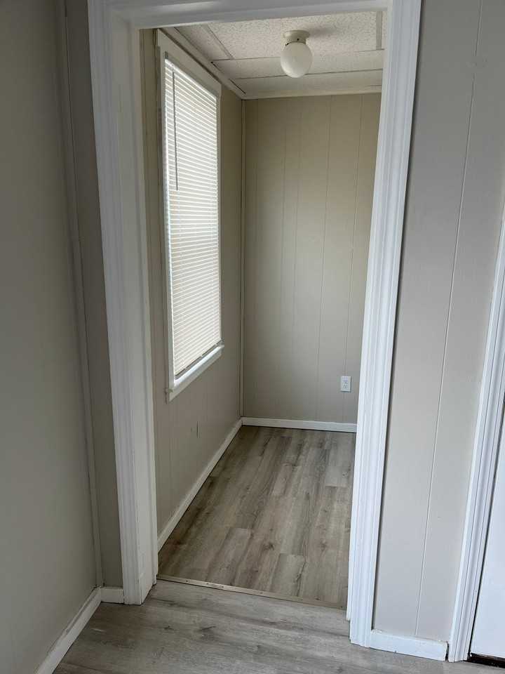 22 Flint St #2 - Photo 5 of 10