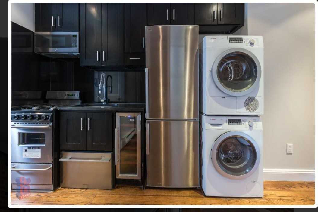 W 108th St #1 - Photo 3 of 4