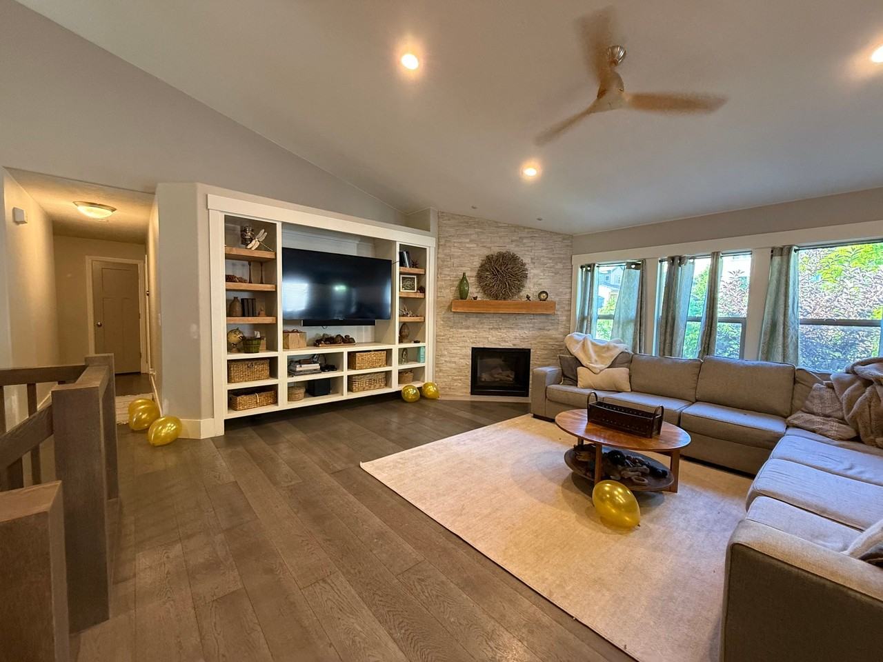 2152 W Aspen Wood Loop - Photo 2 of 13