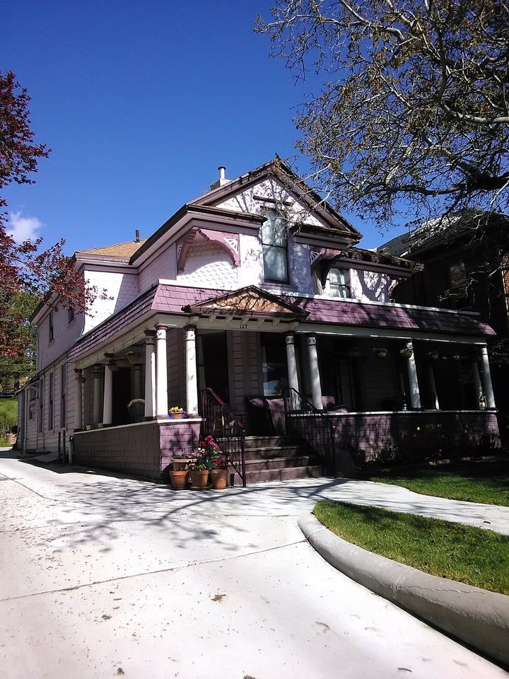 127 Southeast #6 - Photo 3 of 10