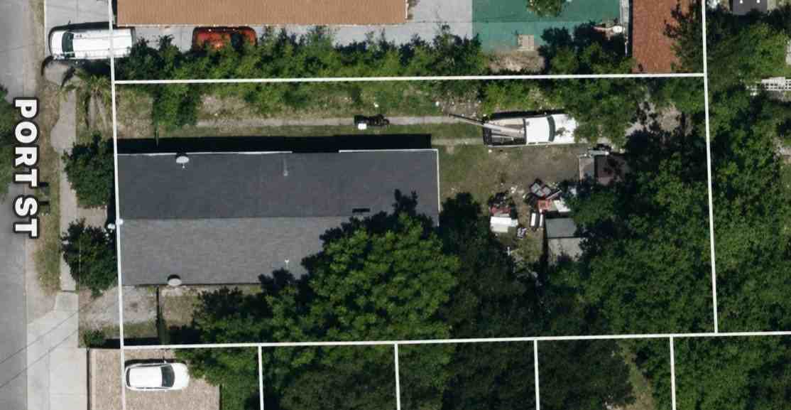 1319 Port St - Photo 2 of 2
