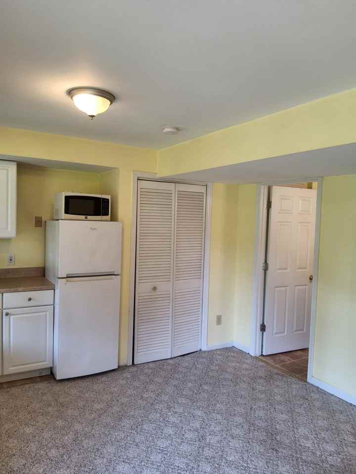 3200 Tayloe Ct - Photo 2 of 10