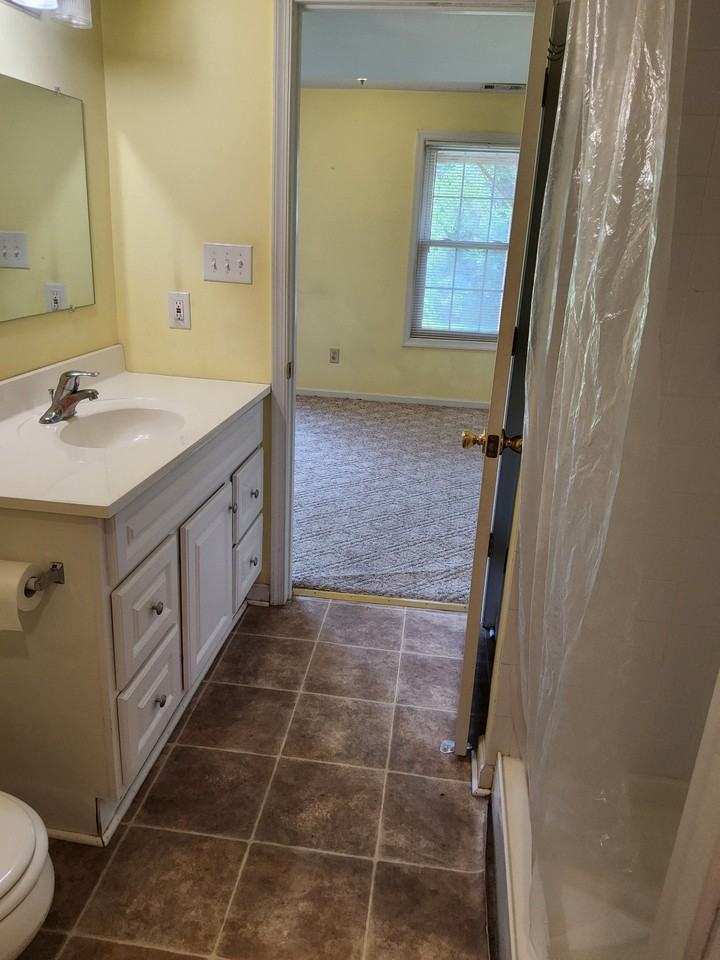 3200 Tayloe Ct - Photo 5 of 10