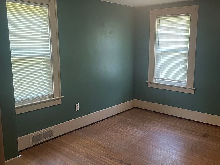 70 Lakeshire Rd - Photo 6 of 11