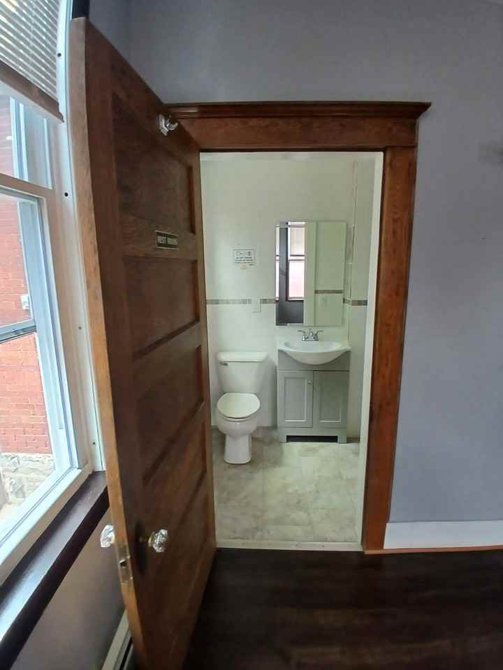 133 Virginia Ave #B - Photo 3 of 8