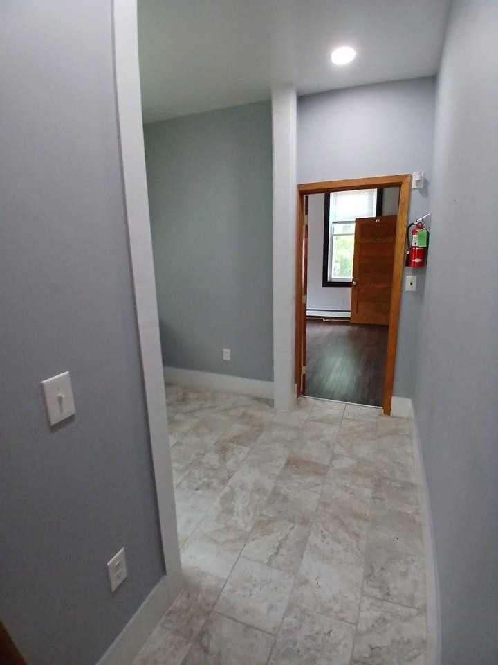 133 Virginia Ave #B - Photo 6 of 8