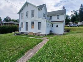 featured image of 903 Harding Ave #B