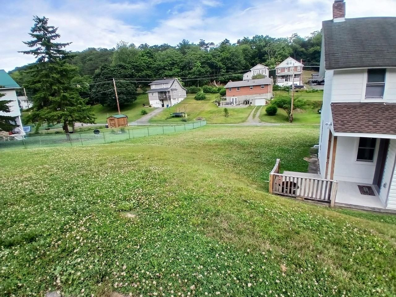 903 Harding Ave #B - Photo 3 of 4