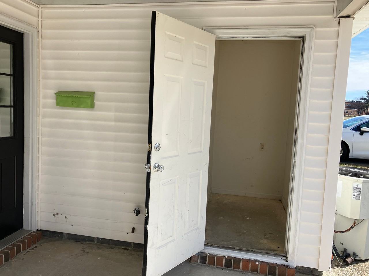 4304 Worthing Ln - Photo 3 of 18