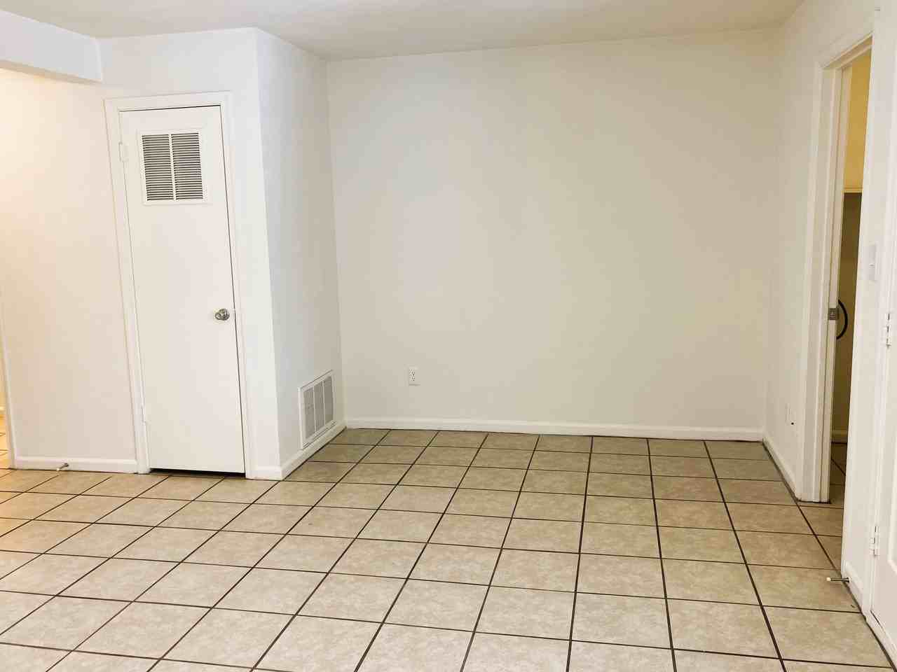 4304 Worthing Ln - Photo 6 of 18