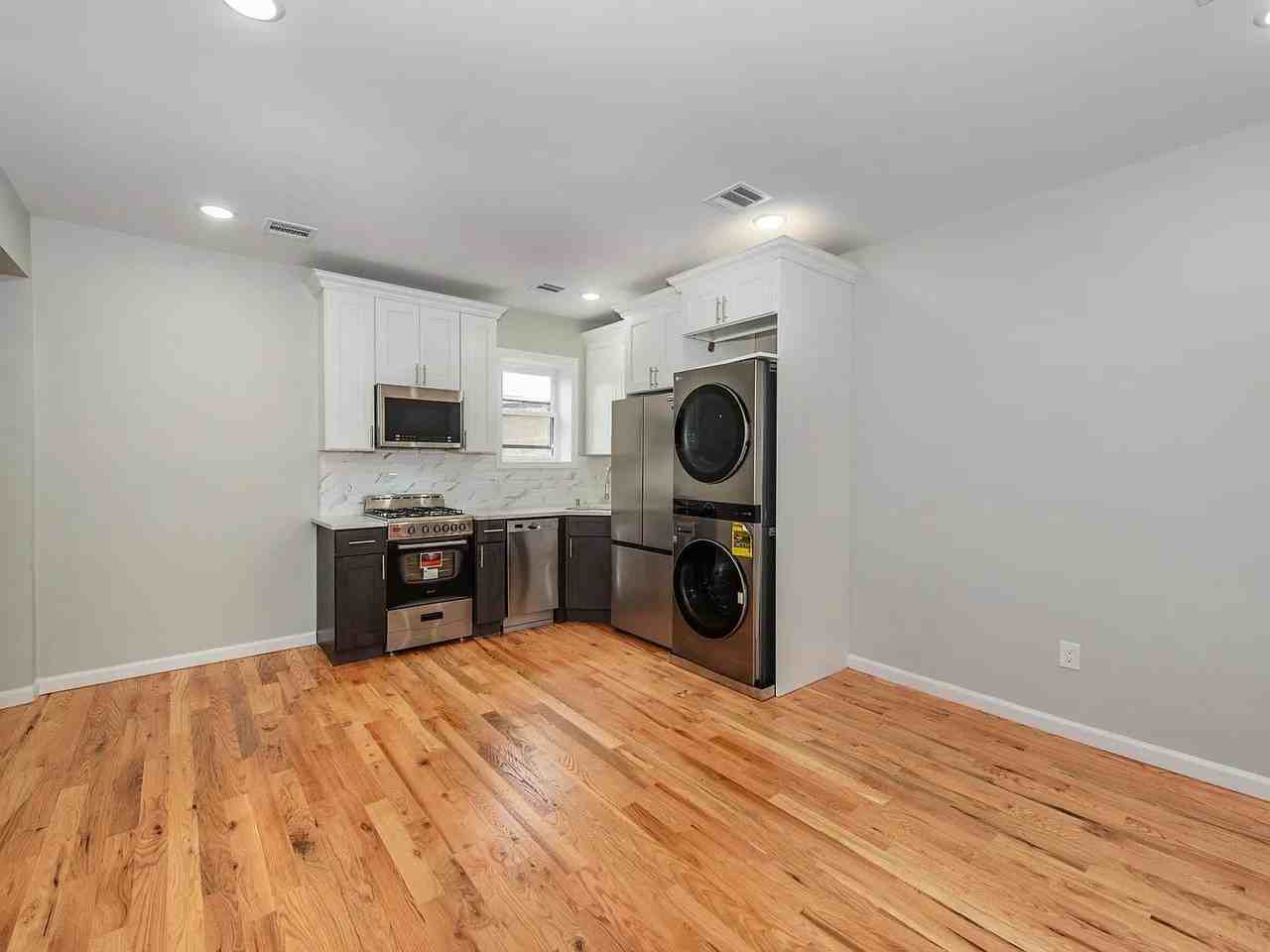 73 Brookwood St #1BB - Photo 4 of 6