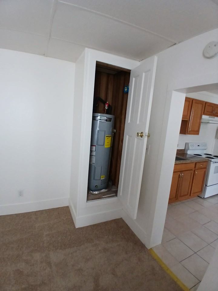 1313 Virginia Ave - Photo 2 of 15