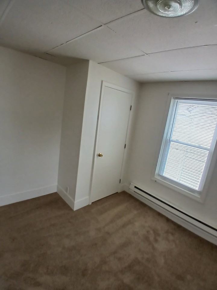 1313 Virginia Ave - Photo 4 of 15