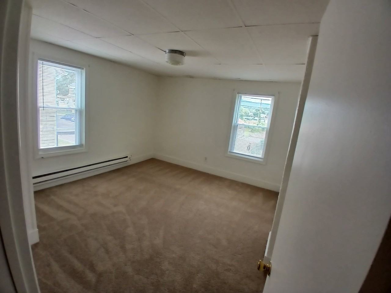 1313 Virginia Ave - Photo 5 of 15