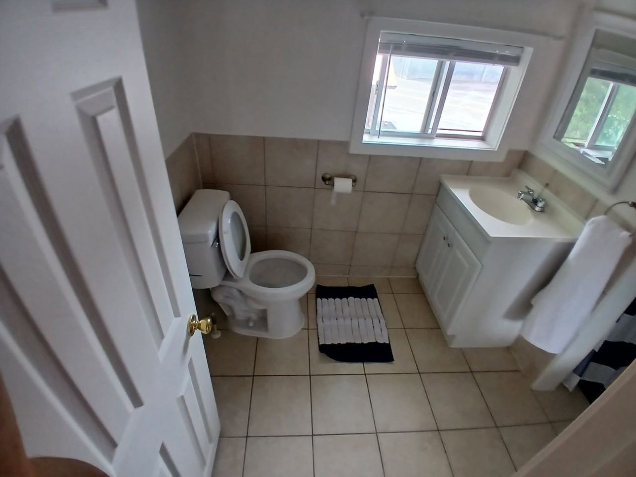 1313 Virginia Ave - Photo 7 of 15