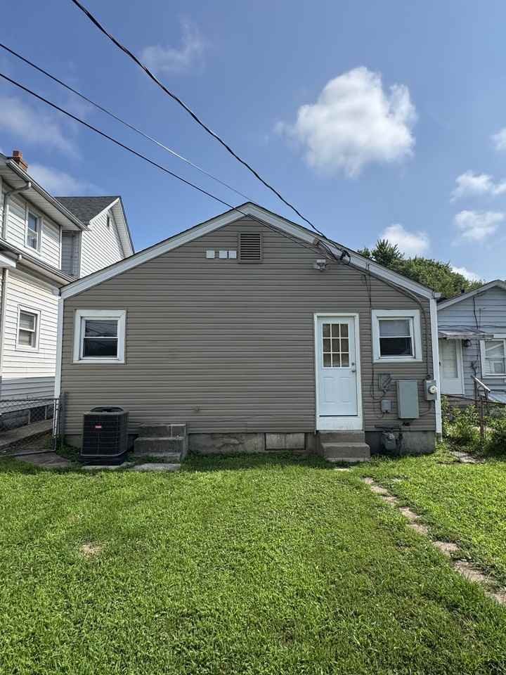 1263 Dayton St #NA - Photo 3 of 24