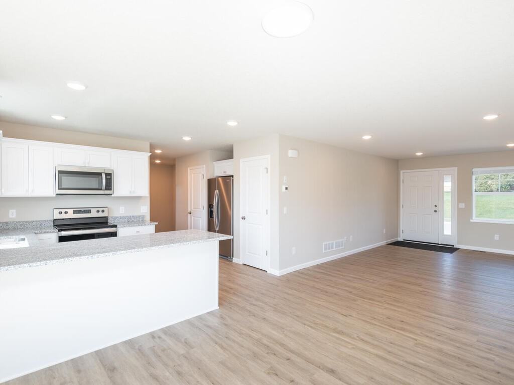 568 4th Ave Se #NA - Photo 3 of 16