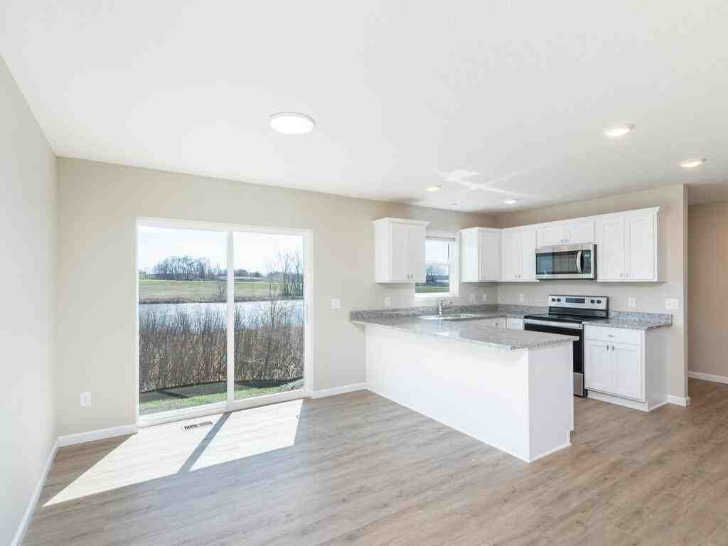 568 4th Ave Se #NA - Photo 4 of 16
