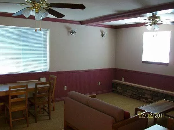 3608 Ne 44th St #8 - Photo 5 of 7