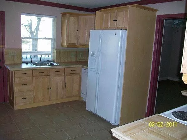 3608 Ne 44th St #8 - Photo 6 of 7