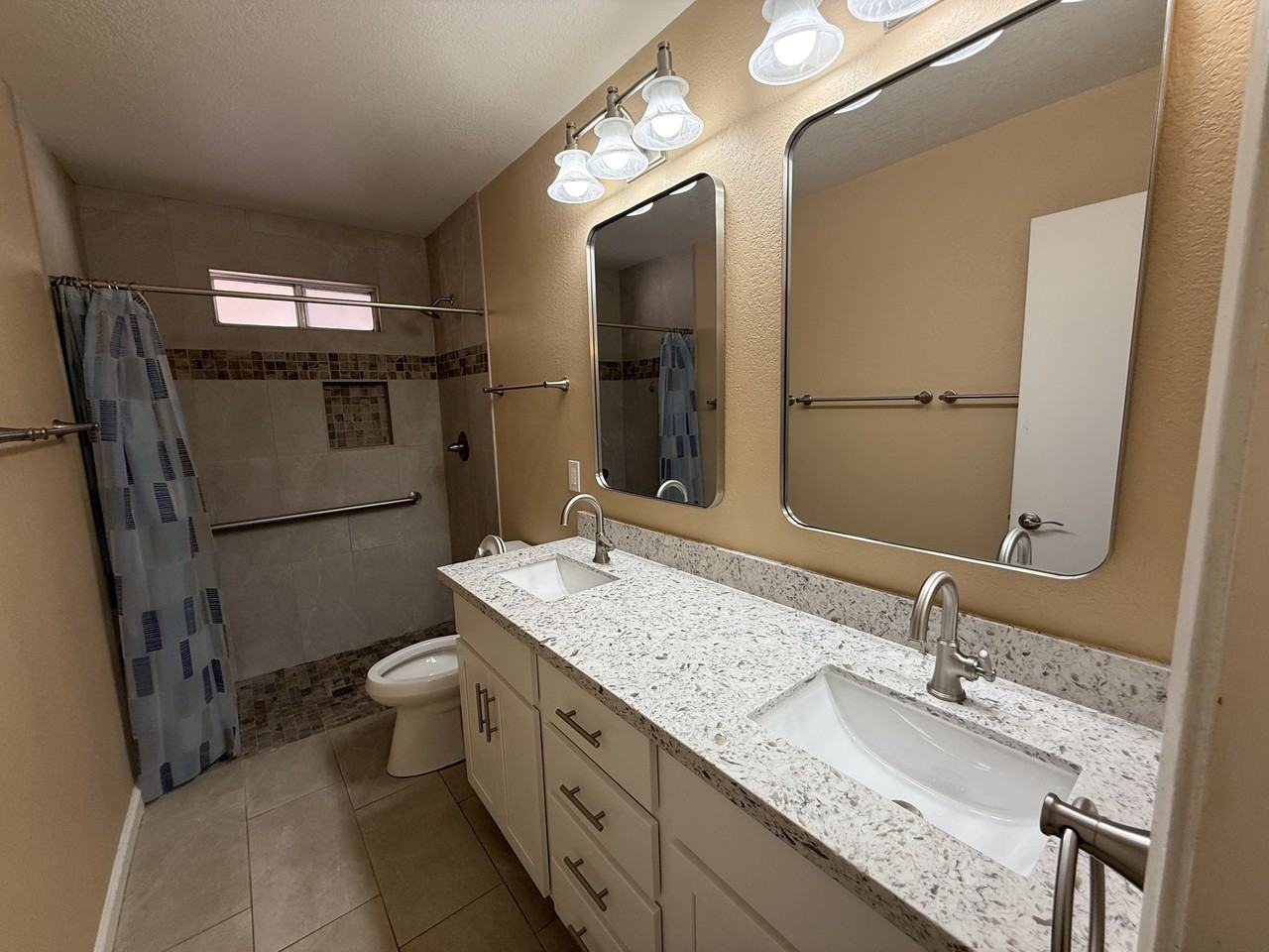 1324 W 12th St #NA - Photo 4 of 20