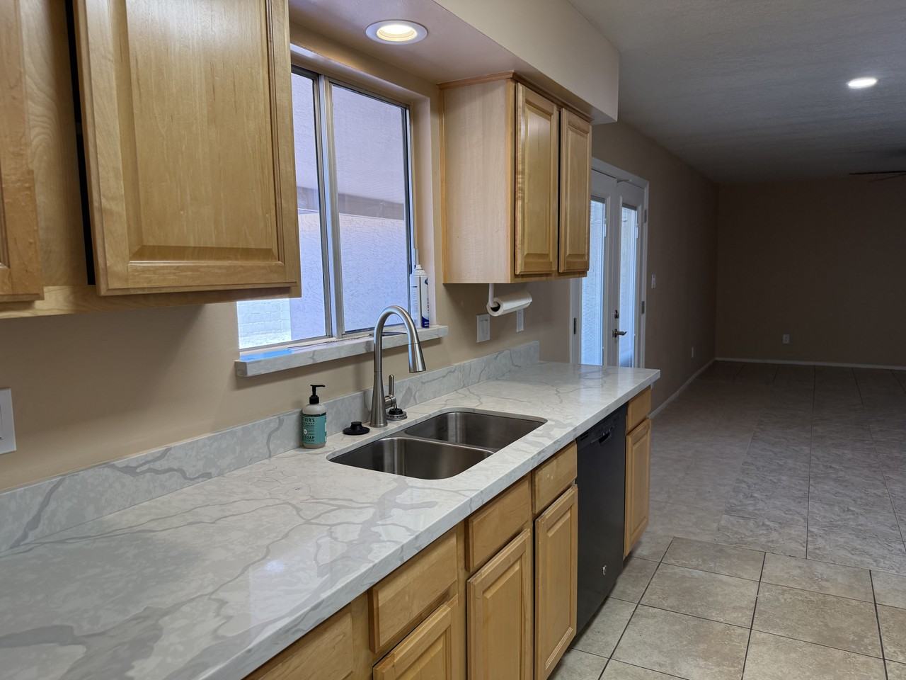 1324 W 12th St #NA - Photo 7 of 20