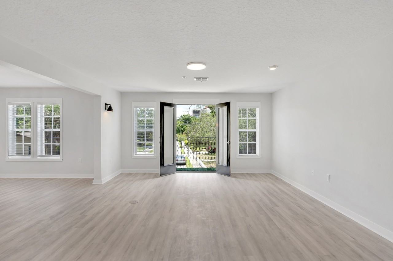 2405 W Texas Ave #4 - Photo 4 of 20