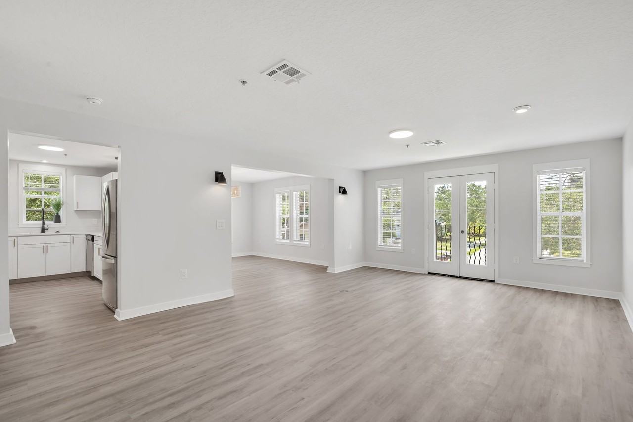 2405 W Texas Ave #4 - Photo 5 of 20