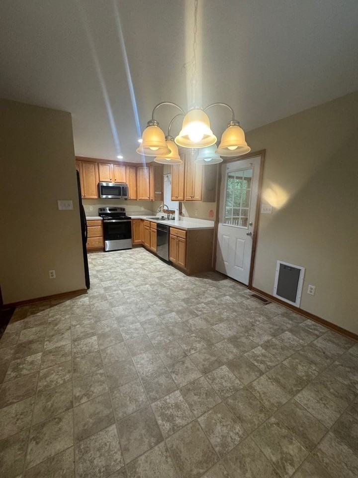 2490 Three Bridge Rd #NA - Photo 7 of 18