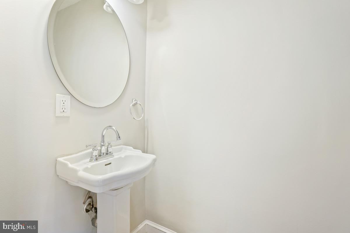 2806 Ivydale St #NA - Photo 6 of 29