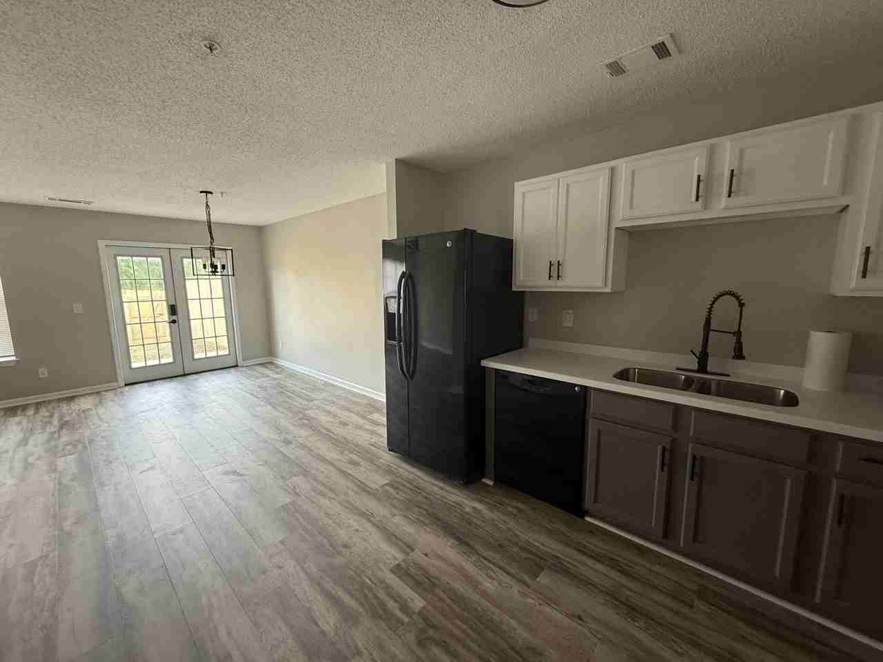 272 Swaying Pine Ct #NA - Photo 2 of 10