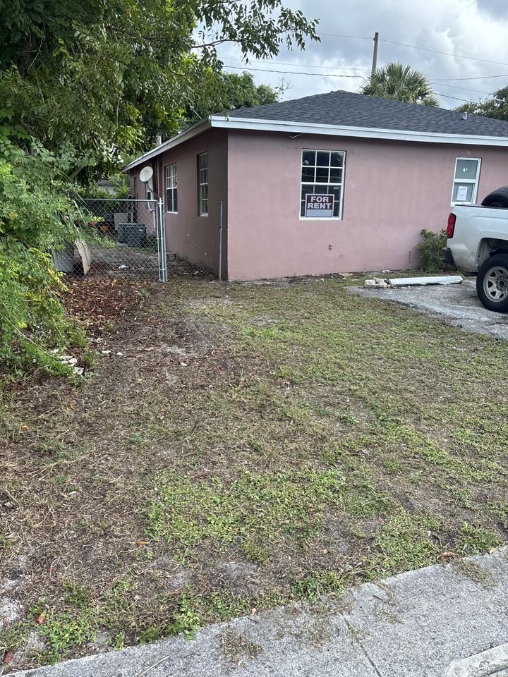 1035 Adams St #NA - Photo 4 of 4