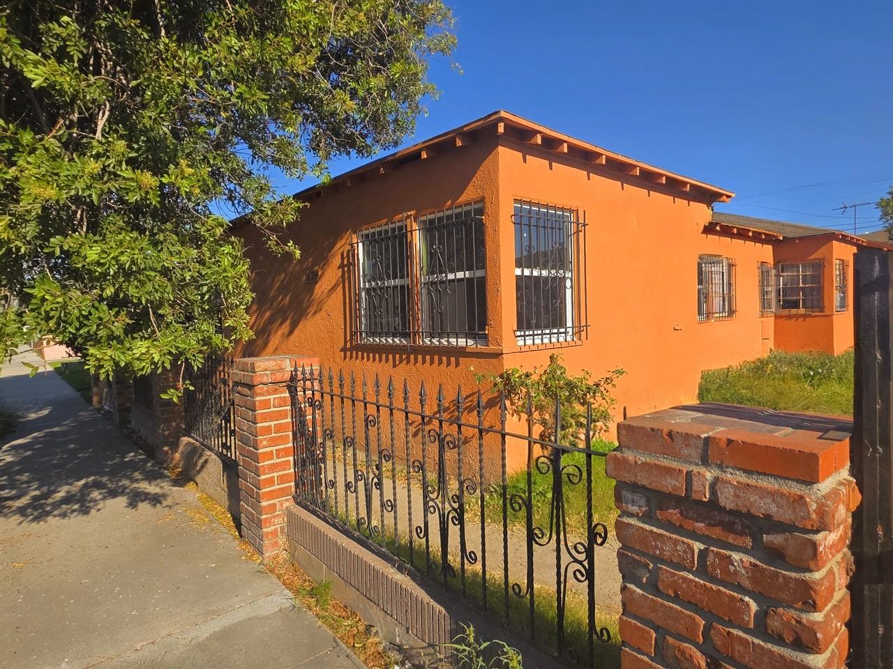624 W Magnolia St #A - Photo 3 of 10