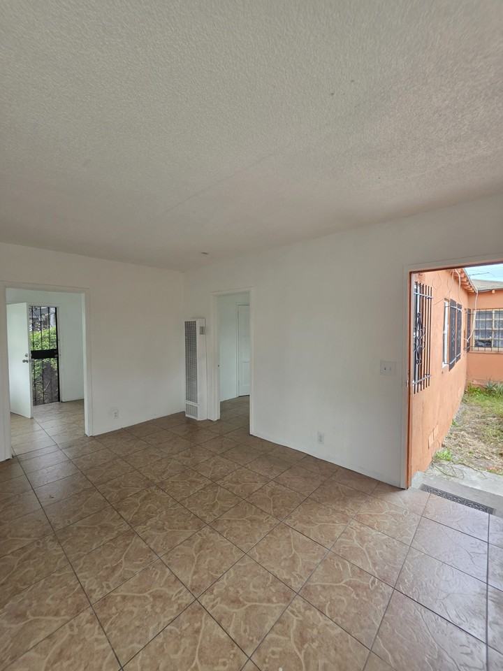 624 W Magnolia St #A - Photo 5 of 10