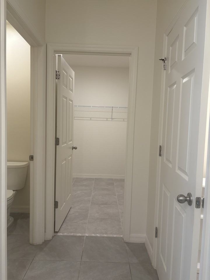 1284 Gordon Ave #NA - Photo 5 of 11