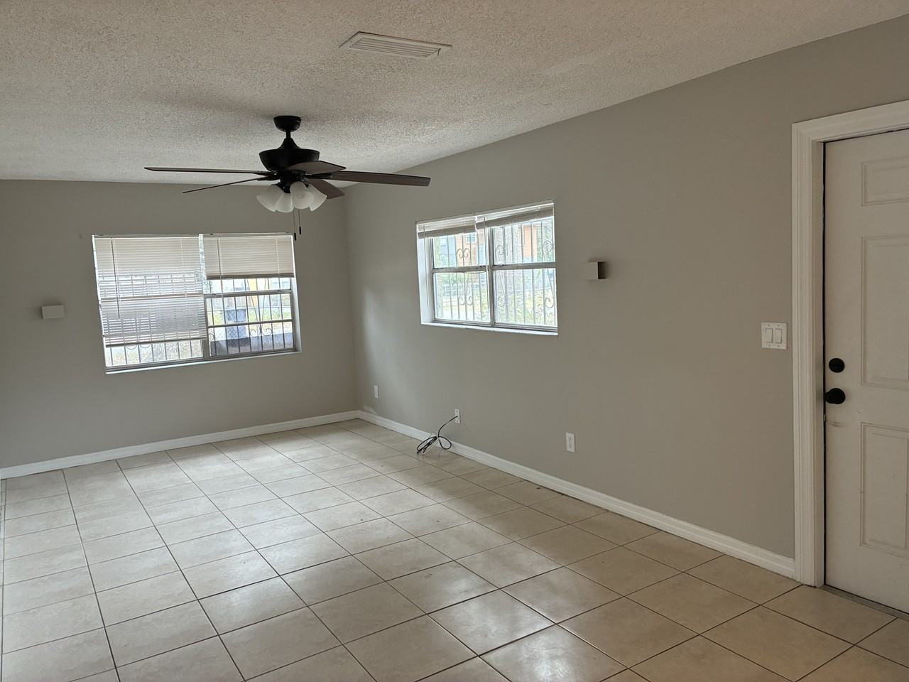 3706 E Crawford St #NA - Photo 4 of 12