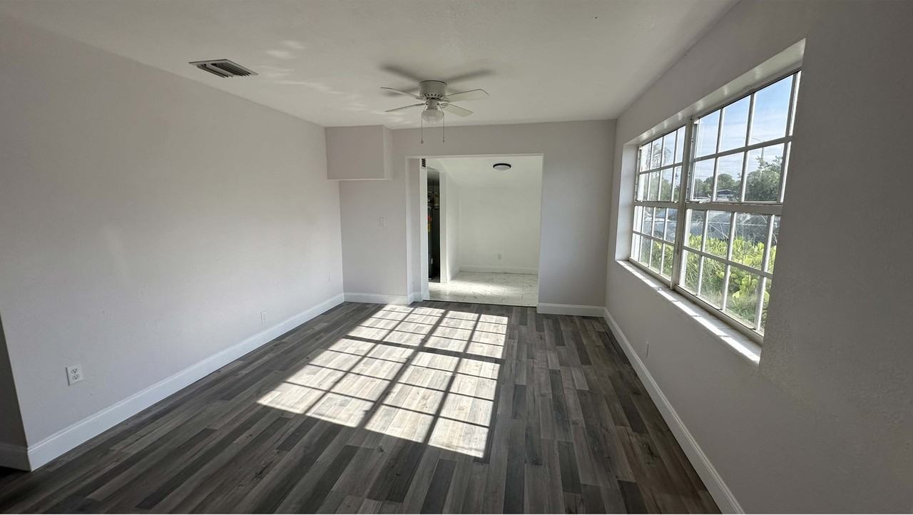 1210 Avenue R #NA - Photo 3 of 9