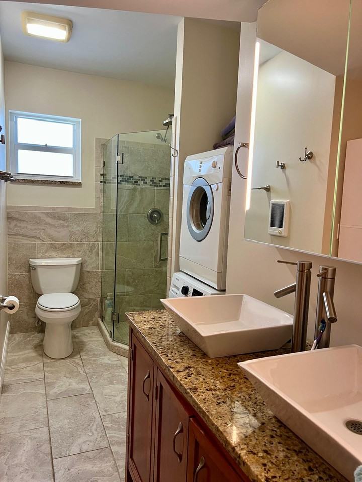 9400 E Bay Harbor Dr #3 - Photo 6 of 7