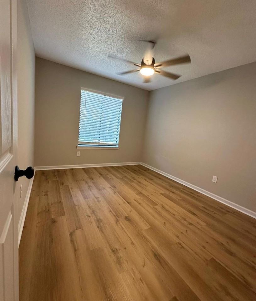 317 Evergreen Ave #NA - Photo 5 of 20
