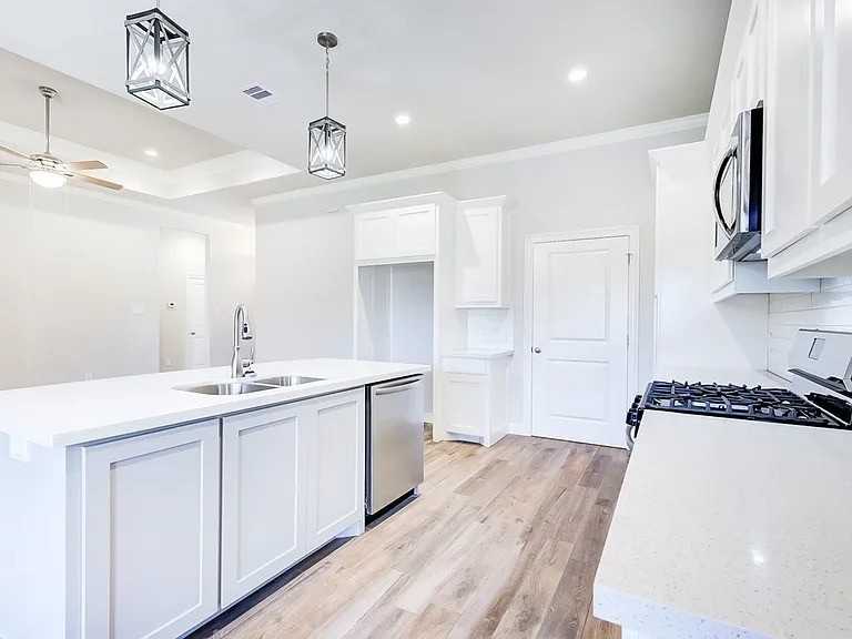 6776 Coolidge St #NA - Photo 3 of 17